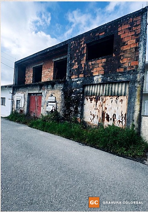 O edifício devoluto, antes de começarmos.